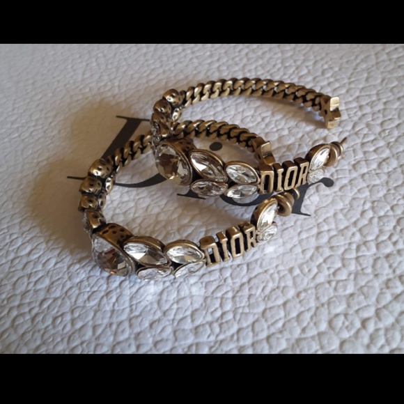 New🌟'19 Dio(R)evolution Crystal Hoop Earrings! - Picture 1 of 5